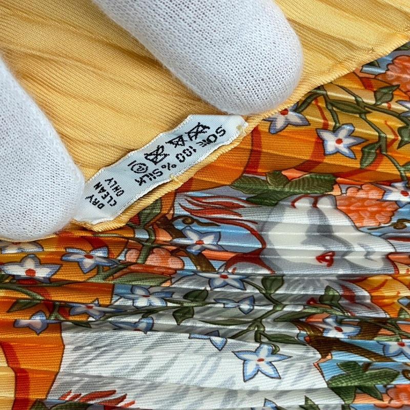 【超美品】HERMES エルメスプリーツ　カレ90スカーフ　フラワー HERMES エルメス スカーフ カレ90 『FLOWER POWER(フラワーパワー