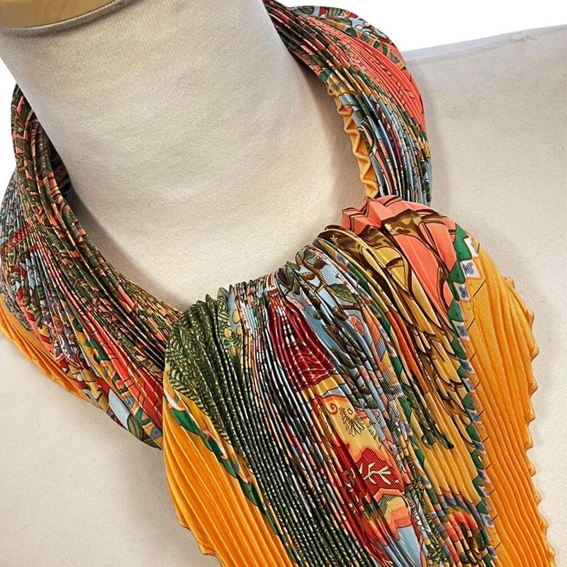 ★未使用級美品★エルメス　プリーツスカーフ　カレ　マルチカラー　シルク HERMES（エルメス） 美品 スカーフ プリーツ カレ プリーツスカーフ