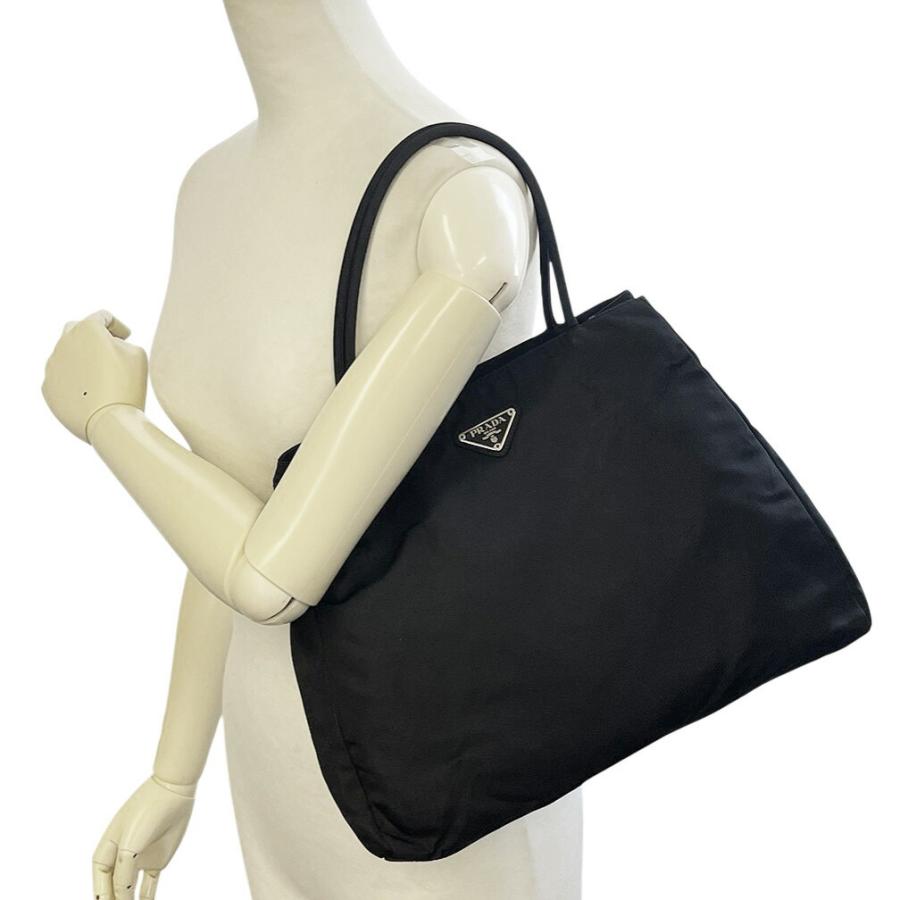 ✨PRADA✨プラダ✨ナイロン✨ロゴ✨ブラック✨トートバッグ✨ 美品 PRADA プラダ ナイロン テスート 三角ロゴ ロゴ金具 トート