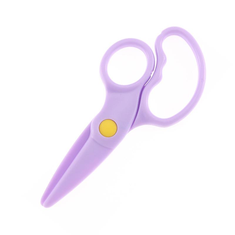 使い古された幼稚園のはさみ 子ども用はさみ 文房具 安全はさみ プラスチック製ハサミ 学校用