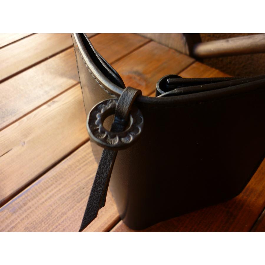 使い方のある」サドルレザー ミドルウォレット （左利き用）＜ブラック