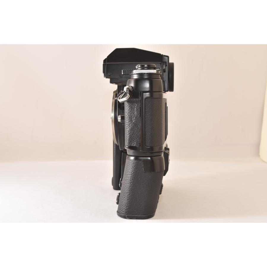 ☆美品☆ Nikon ニコン F3 HP ボディ ＋ MD-4 フィルム一眼レフカメラ