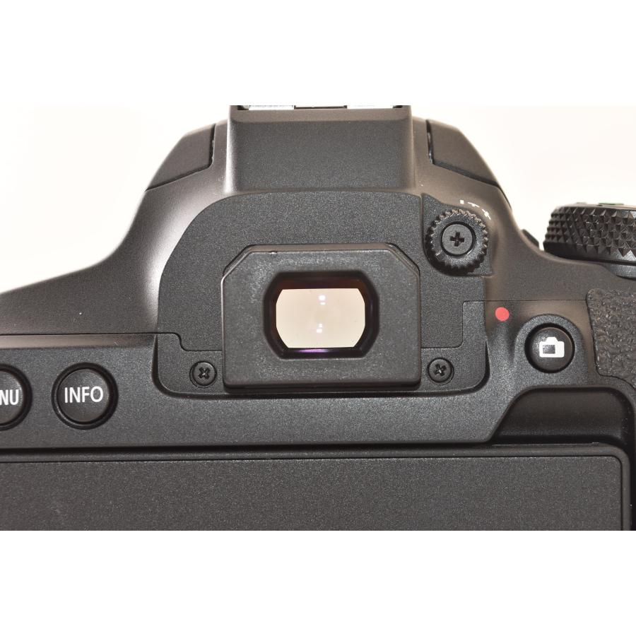 ☆美品☆ Canon キャノン EOS Kiss X10i ボディ デジタル一眼レフ