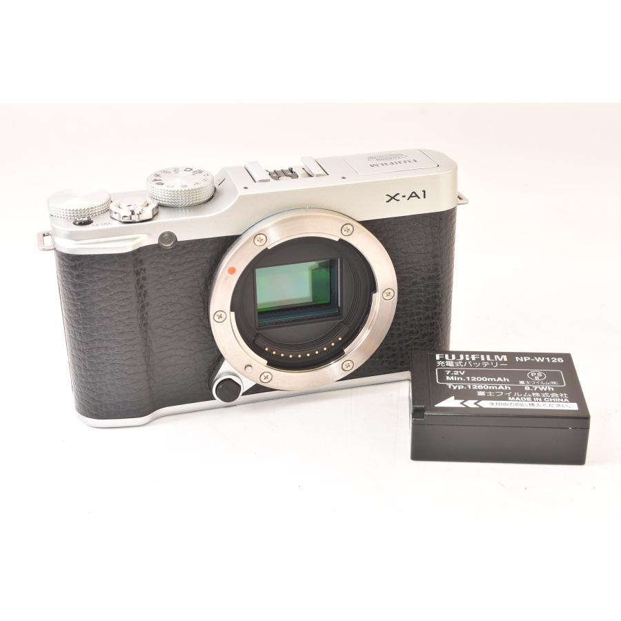 フジフィルム FUJIFILM X-A1 ボディ シルバー ミラーレス一眼カメラ 