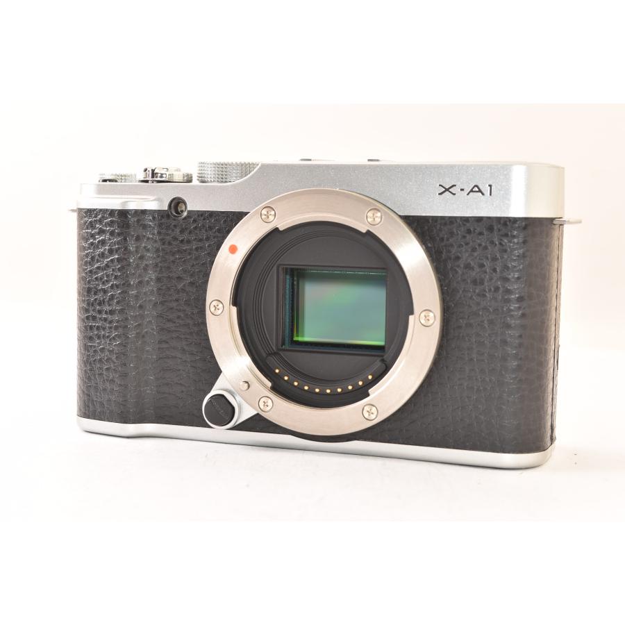 フジフィルム FUJIFILM X-A1 ボディ シルバー ミラーレス一眼カメラ 