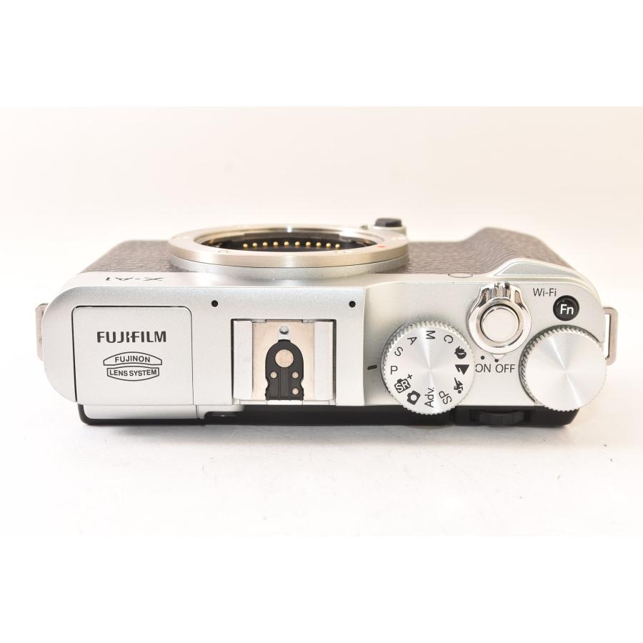 フジフィルム FUJIFILM X-A1 ボディ シルバー ミラーレス一眼カメラ