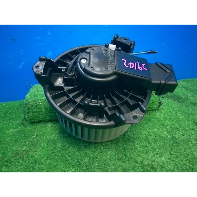 ラクティス NCP105 ブロア ファン モーター 87103-52120 フロント用