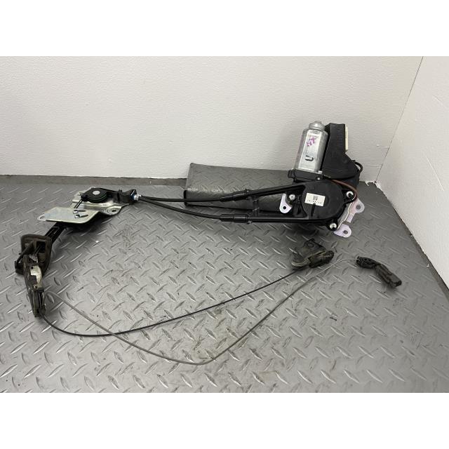 SPADE スペイド NCP141 左 パワー スライド ドア モーター 85006 SPADE スペイド NCP141 左 パワー スライド ドア モーター 85006