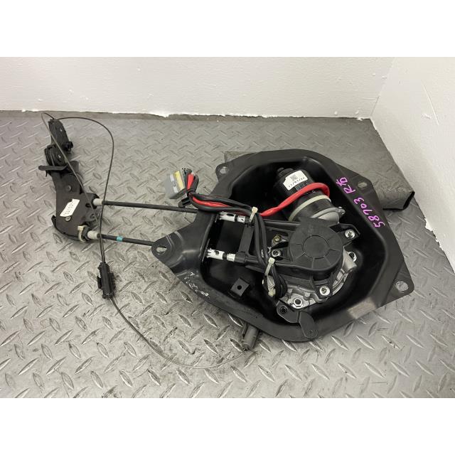 セレナ FC26 右 パワー スライド ドア モーター 97930-1VA0D セレナ FC26 右 パワー スライド ドア モーター 97930-1VA0D