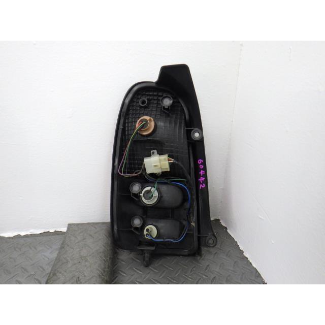 ミラ（ダイハツ） ミラ L700S 右 テール ランプ ライト 81550