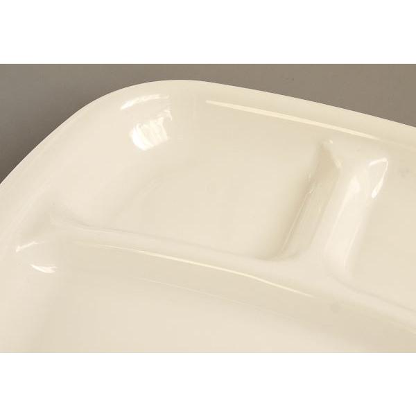 角皿 仕切り付 レンジ食器 ポリプロピレン製 白 24.7×21.8×高さ2.9cm