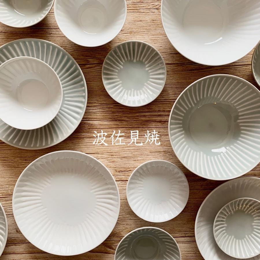 和食器 波佐見焼 プレート M 花ふわり 皿 取皿 おしゃれ かわいい しのぎ 薄い 軽量 軽い モダン 花柄 花 驚きの値段で Hasami