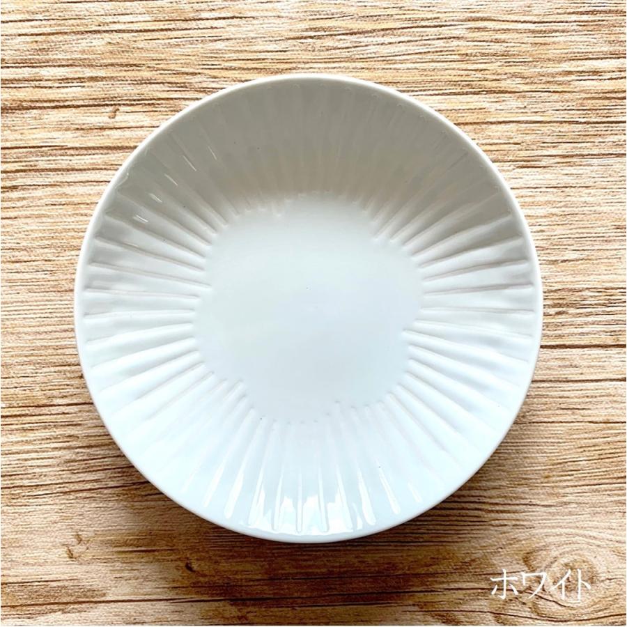 和食器 波佐見焼 プレート M 花ふわり 皿 取皿 おしゃれ かわいい しのぎ 薄い 軽量 軽い モダン 花柄 花 驚きの値段で Hasami