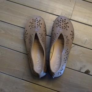 CHANGE　靴　パンプス　ベージュ　パンチング　24cm | Sensounico | 04