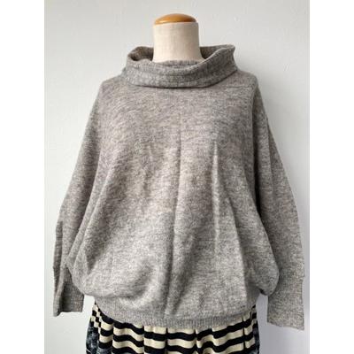 ルシアン　Tres Femme　アウトレット　レディース　トップス　ニット　タートルネック　プルオーバー　アルパカ　ドルマンスリーブ　新古品　未使用品　美品　