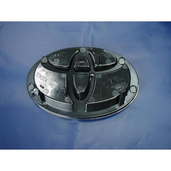 トヨタ純正　シルバーエンブレム ［フロントTマーク］　フィールダー 120系後期
