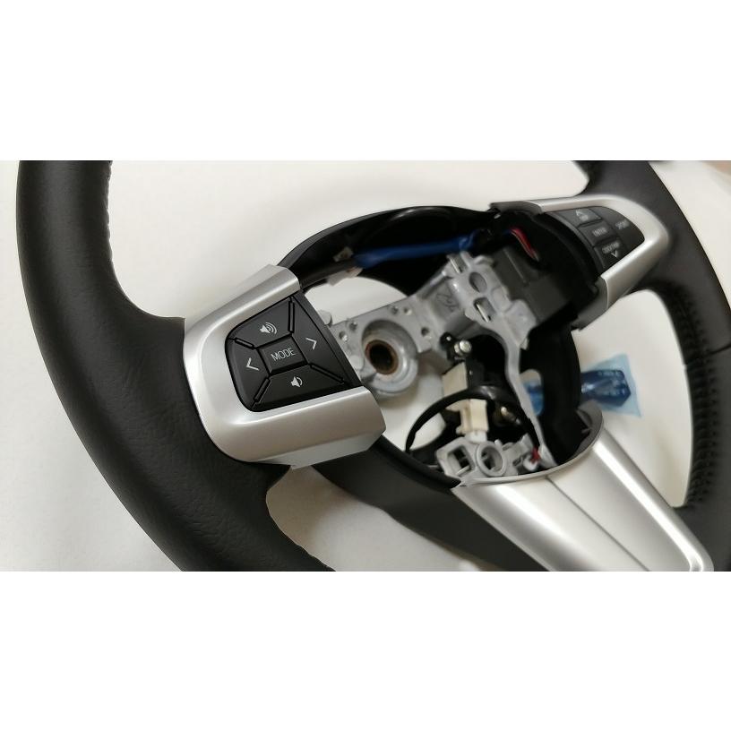 トヨタ（TOYOTA） トヨタ純正 革巻ステアリング (ステアリングスイッチ