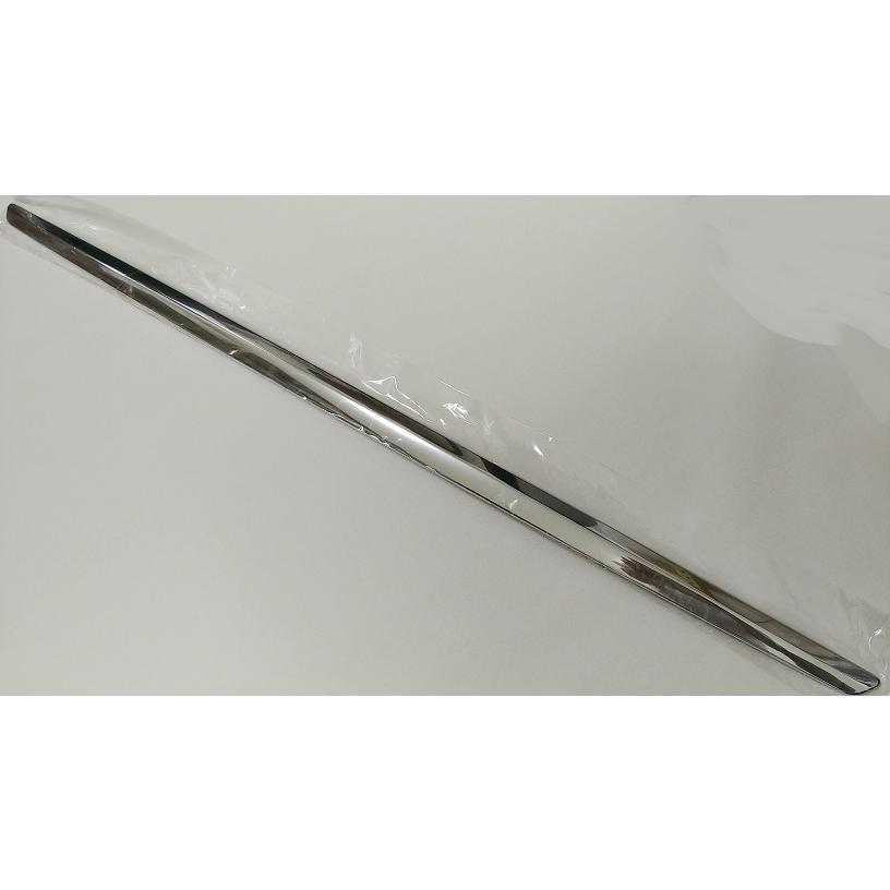 トヨタ（TOYOTA） トヨタ純正 メッキリヤガーニッシュ エスクァイア 80