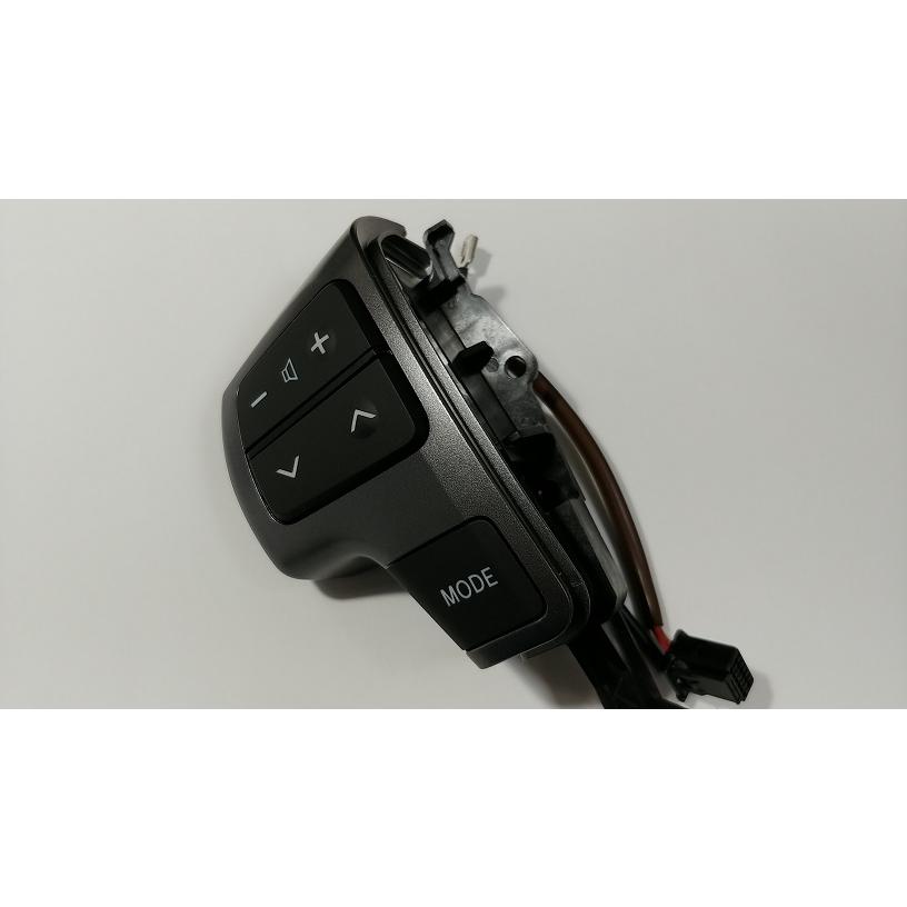 トヨタ（TOYOTA） トヨタ純正 ステアリングスイッチ左+ガーニッシュ