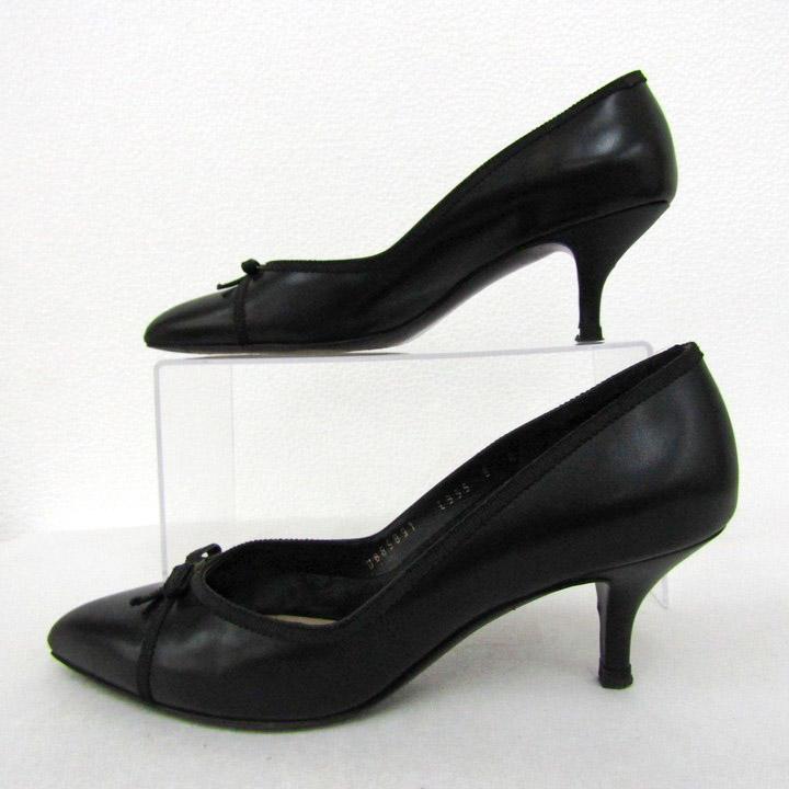 Salvatore Ferragamo ブラックパンプス 8C Vara pump - Women | Ferragamo