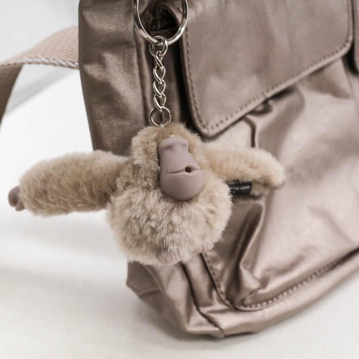 kipling（キプリング） ショルダーバッグ チャーム付き 斜め掛け 鞄 