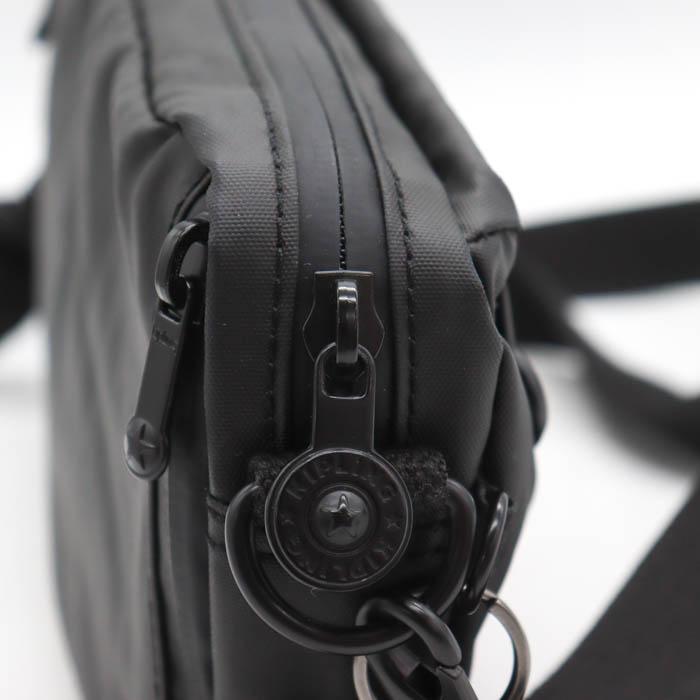 kipling（キプリング） ショルダーバッグ チャーム付き 斜め掛け 鞄