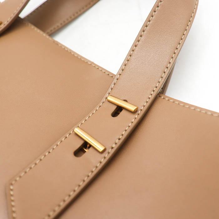 【美品】ベージュトートバッグCharles&keith チャールズ＆キース トートバッグ 鞄 カバン ブランド レディース