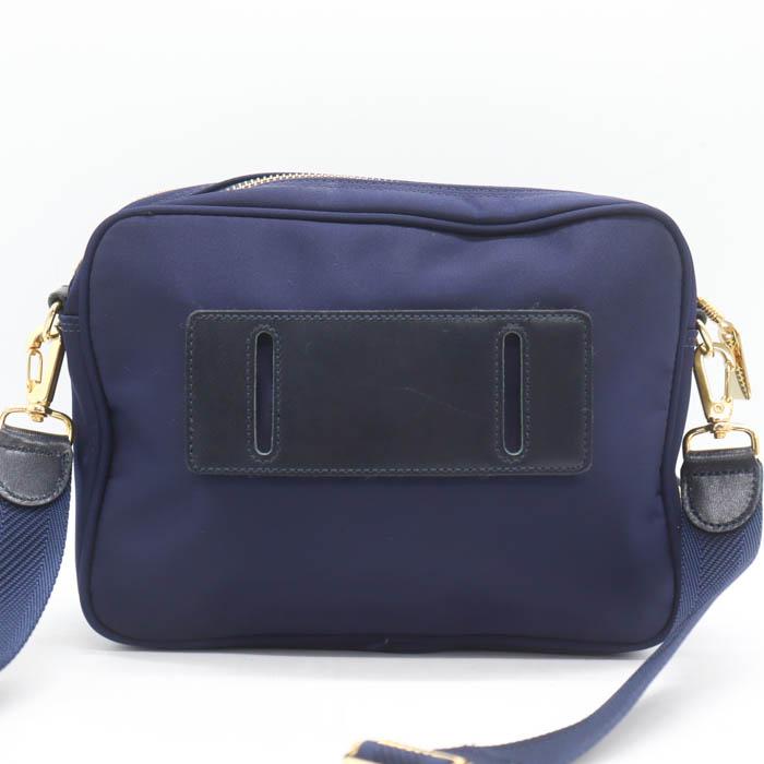 MOSCHINO（モスキーノ） ショルダーバッグ ハート型ロゴ 斜め掛け 鞄