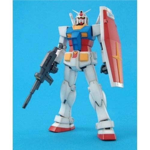 MG 1/100 『機動戦士ガンダム』 RX-78-2 ガンダム Ver.2.0 プラモデル
