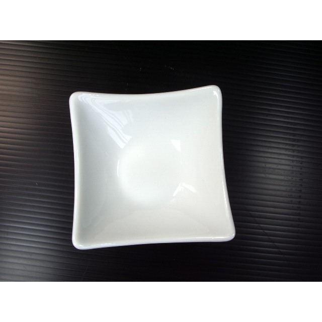 HO121　7cmスクエアディッシュ・白い角深皿 |  | 02