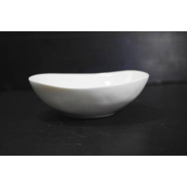 KB001　楕円っぽいホワイト浅ボウル |  | 01