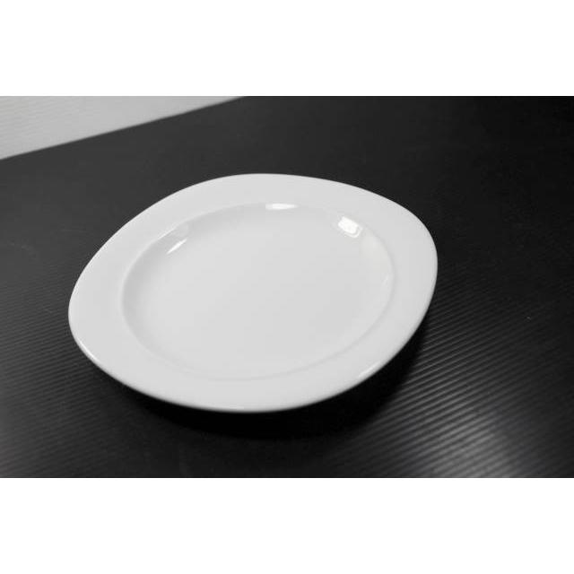 四角っぽい16.1ｃｍプレート　[美濃焼/日本製/陶磁器/洋食器/洋風/白い食器/ホワイト/ラウンドスクエア/パン/ケーキ/デザート/レストラン/業務用/アウトレット] |  | 01