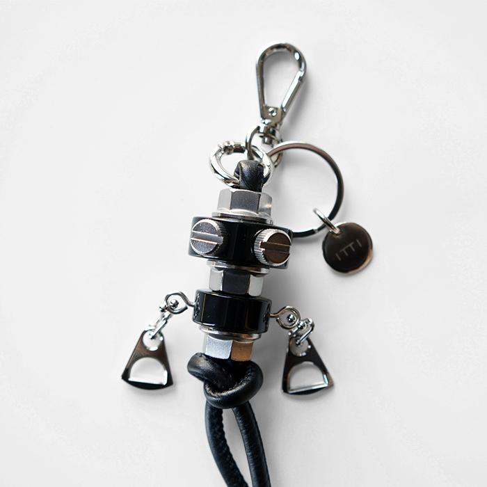 ITTI（イッチ） CRISTY ROBOT KNOT CHARM / STCOW クリスティロボット