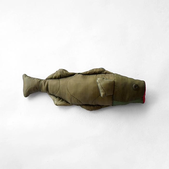 redad レダッド patchwork soft toy Black Bass -military liner パッチワークソフトトイブラックバス ぬいぐるみ ミリタリーライナー インテリア 爆買の画像