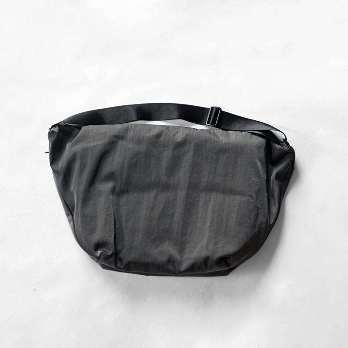 SML エスエムエル STOMACH SHOULDERBAG L ストマックショルダーバッグ 