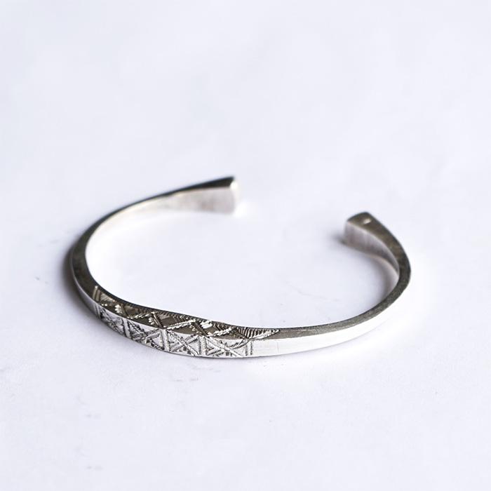 TUAREG JEWELRY トゥアレグジュエリー A20 バングル シルバージュエリー ブレスレット ジュエリー シルバー925 シルバー レディース メンズ シンプル 爆買の画像