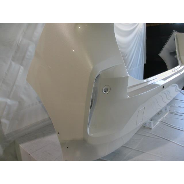 E13 ノート 純正リアバンパー リヤ　パール 85022-6XV0H E13 ノート 純正リアバンパー リヤパール 85022-6XV0H