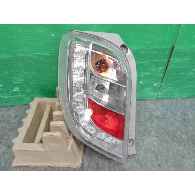 ミラ（ダイハツ） ミライース DBA-LA300S 左テールランプ L 81560