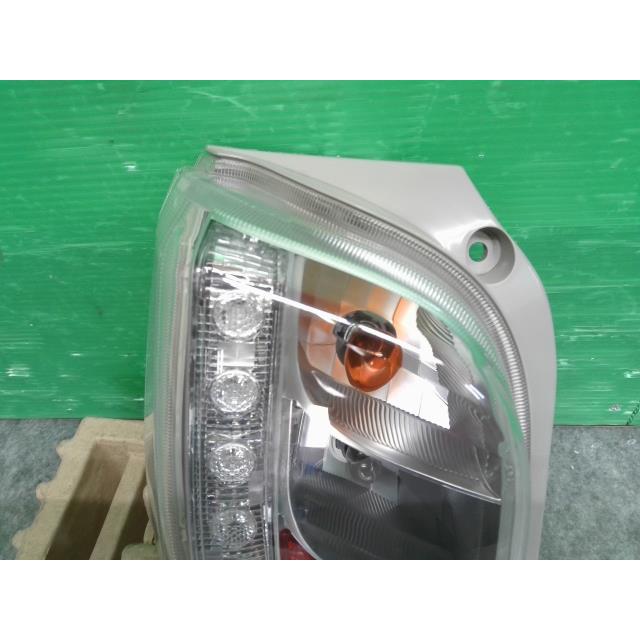 ミラ（ダイハツ） ミライース DBA-LA300S 左テールランプ L 81560