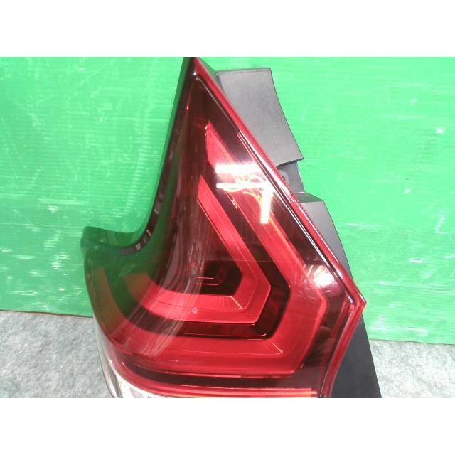 ノート DBA-E12 左テールランプ X 26555-5WK0B : 啓愛社 姫路