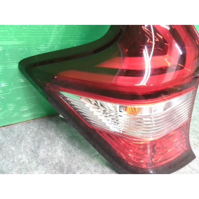ノート DBA-E12 左テールランプ X 26555-5WK0B : 啓愛社 姫路