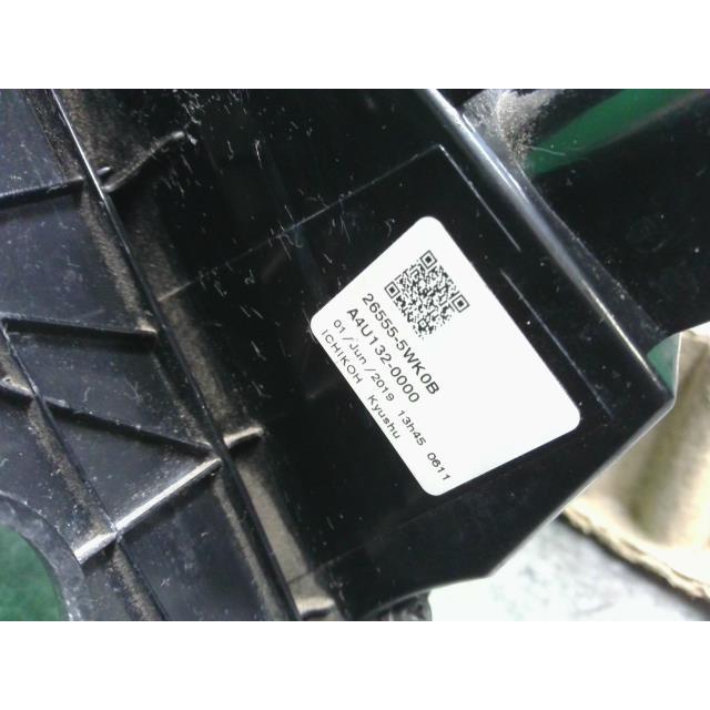 ノート DBA-E12 左テールランプ X 26555-5WK0B : 啓愛社 姫路