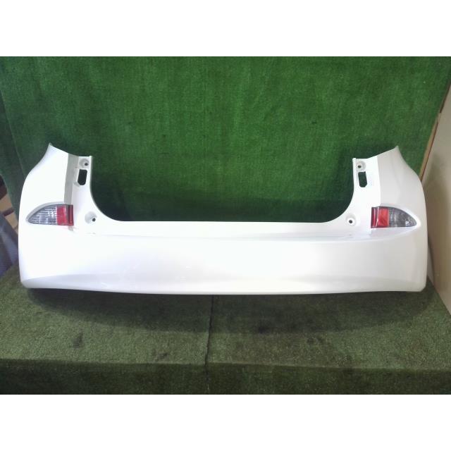 ラクティス DBA-NSP120 リアバンパーASSY 070 : 啓愛社 横浜(金沢