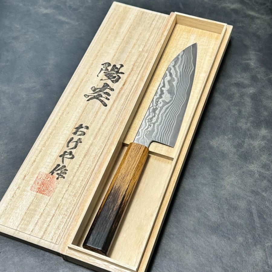おけや作 陽炎 包丁 銀三鋼 ダマスカス 槌目 八角柄 おけや作 陽炎 包丁 三徳 銀三鋼 ダマスカス 黒仕上げ 165mm 樫焼漆