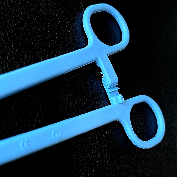 爬虫類用 ピンセット鉗子(かんし)タイプ プラスチック製 ロック式 冷凍