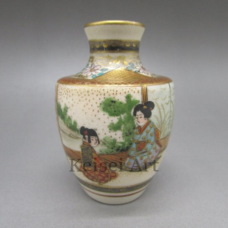 薩摩焼 色絵金彩人物屋敷風景文花瓶 銘[楠部]