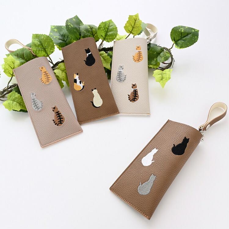 完売】手刺繍入 貝ボタン付き メガネケース/ペンケース【猫と