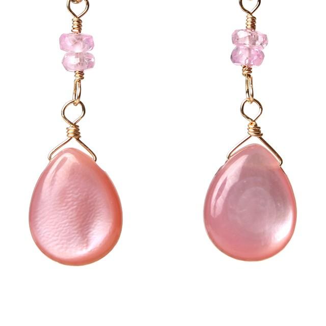 KEIUNDO ピンクシェル ペアシェイプカット & ピンクサファイア ボタンカット 14KGF ピアス レディース 天然石 高級ケース付 ラッピング無料 |  | 01