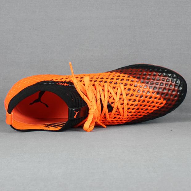 PUMA フューチャー 2.1 NETFIT HG プーマブラック×ショッキング PUMA フューチャー 2.1 NETFIT HG プーマブラック×ショッキング