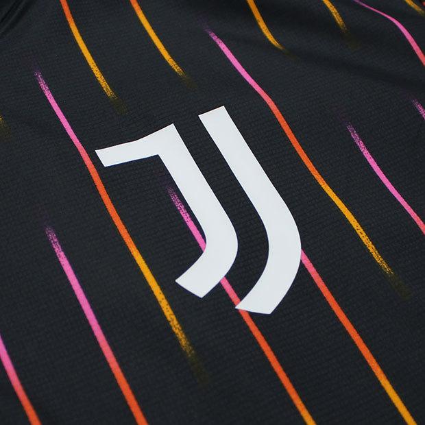 adidas（アディダス） ユベントス ウィンドブレーカー ブラック